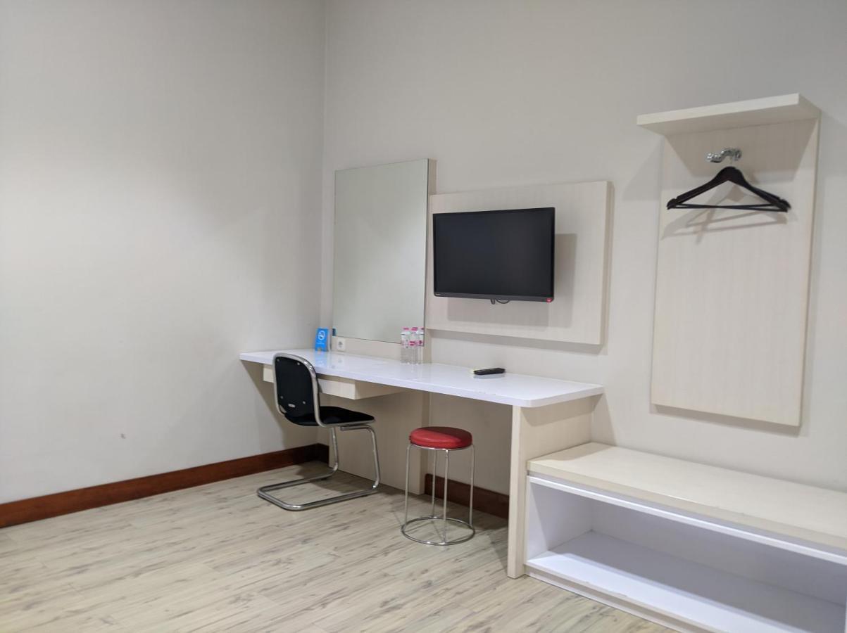 מלון Surakarta  Twin Star מראה חיצוני תמונה