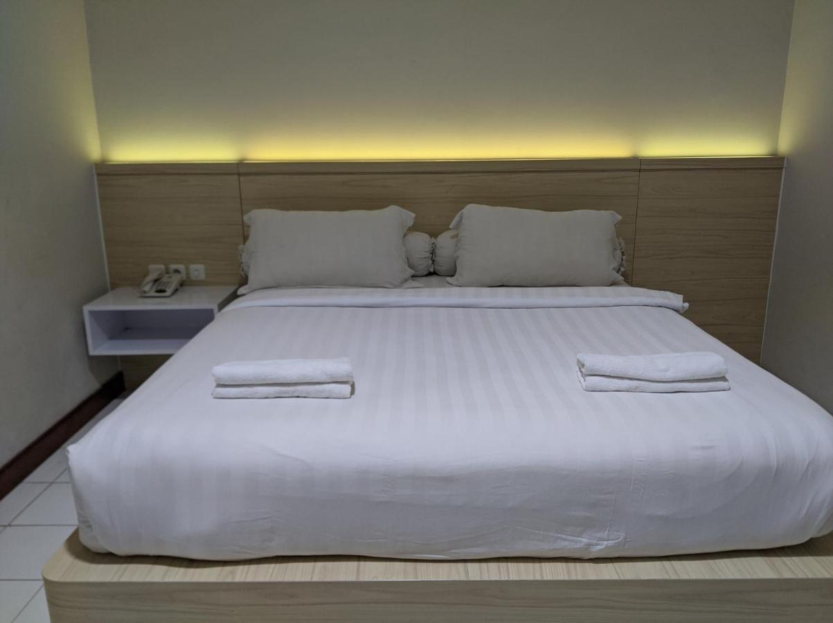 מלון Surakarta  Twin Star מראה חיצוני תמונה