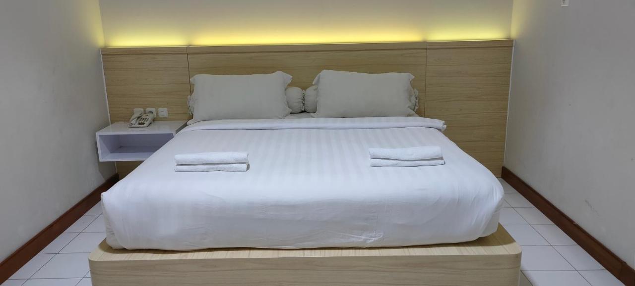 מלון Surakarta  Twin Star מראה חיצוני תמונה