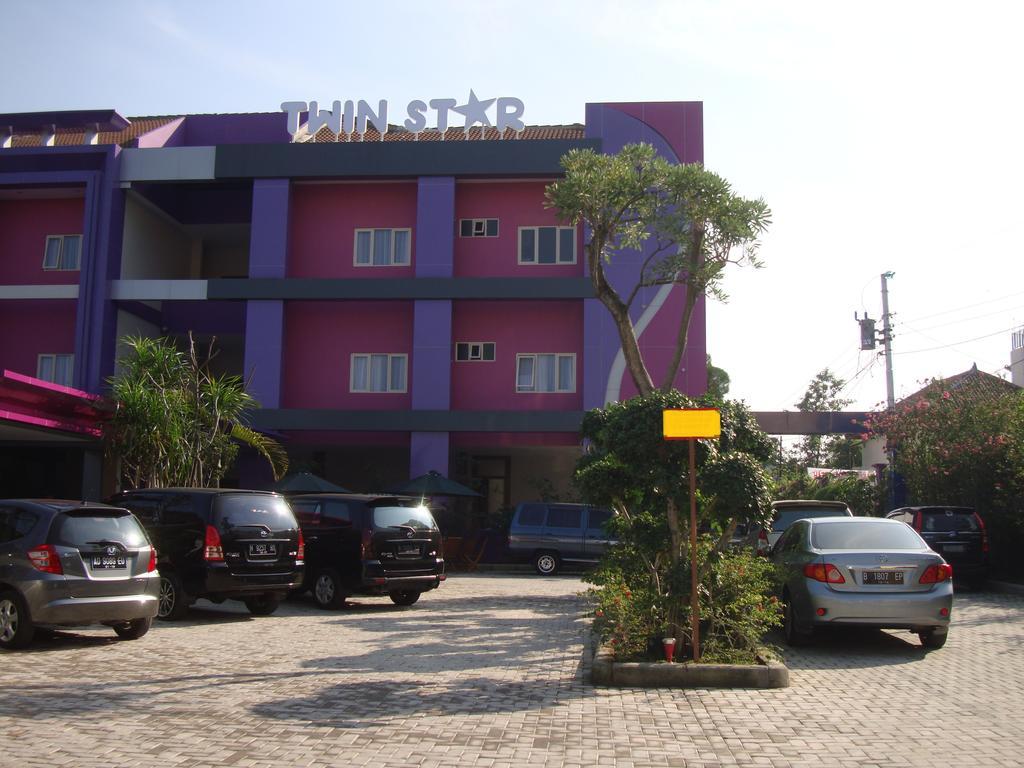 מלון Surakarta  Twin Star מראה חיצוני תמונה