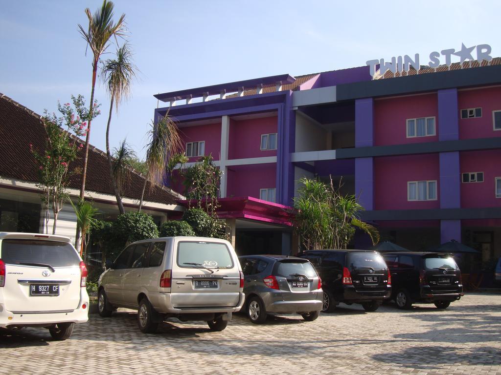 מלון Surakarta  Twin Star מראה חיצוני תמונה